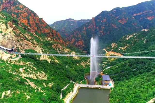 刮板輸送機(jī)鏈條助力登封大熊山高空玻璃天橋丨嵩陽(yáng)煤機(jī)