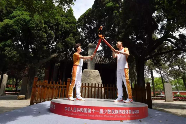 今天的告成觀星臺，一場火炬?zhèn)鬟f燃遍全國！
